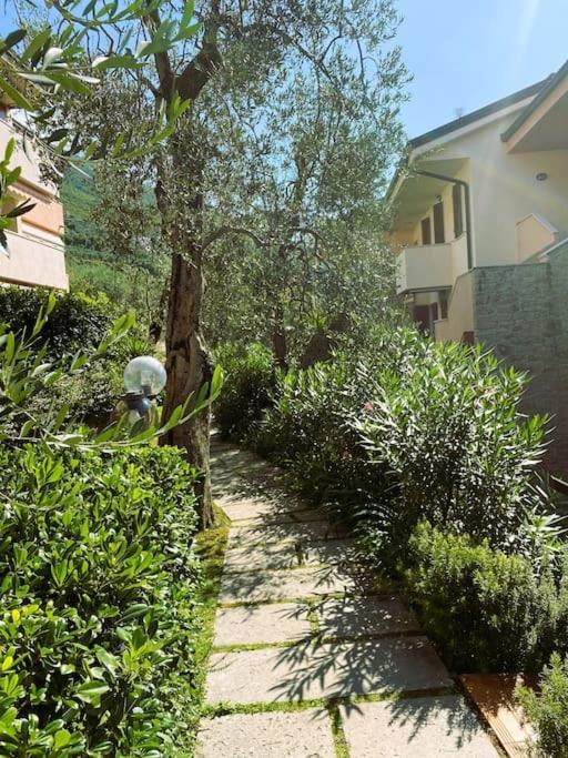 Ulivi Beth'S House Daire Brenzone sul Garda Dış mekan fotoğraf